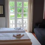 Kleine Strandnahe Auf Dem Bakenberg Insel Ruegen Appartement Dranske