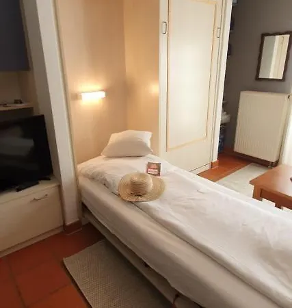 Kleine Strandnahe Auf Dem Bakenberg Insel Ruegen Lejlighed *